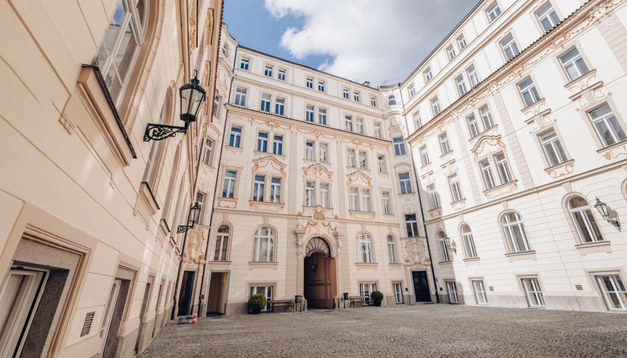 Magnificent Historical Penthouse In The Heart Of Prague — Photos 2